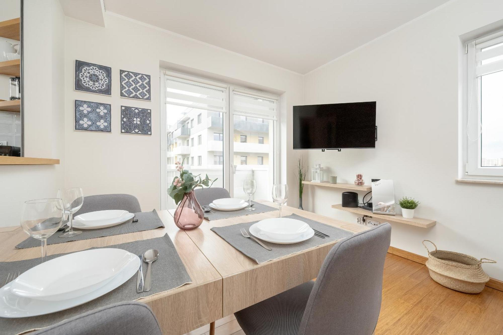 One Bedroom Apartment Nadodrze With Free Garage Wroclaw By Noclegi Renters Luaran gambar