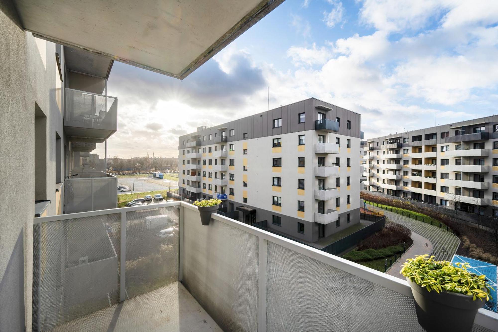One Bedroom Apartment Nadodrze With Free Garage Wroclaw By Noclegi Renters Luaran gambar